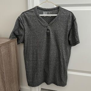 Gray Short Sleeve Tee Henley Size Medium BKE Vintage